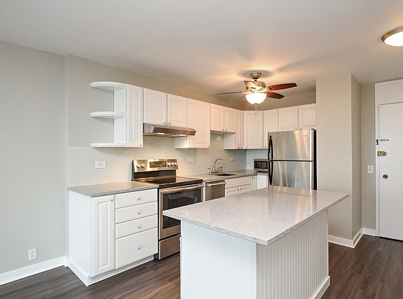3rd image of 1560 N Sandburg Ter APT 3307
