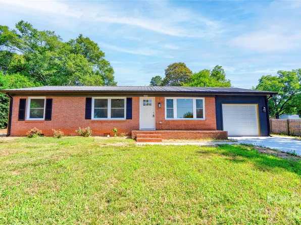 2994 Lutz Blvd, Newton, NC 28658