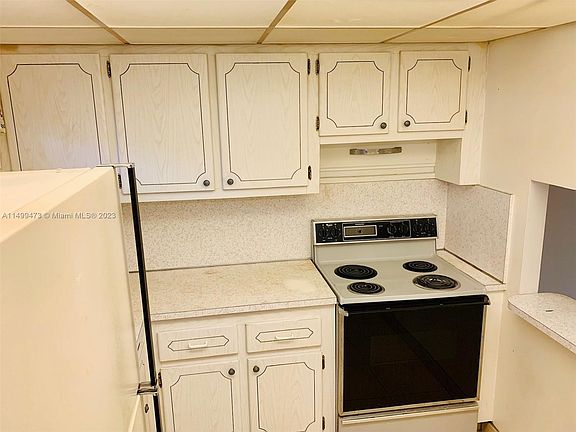 4th image of 2900 W Sunrise Lakes Dr #110