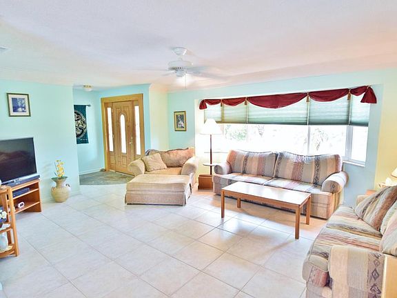 4th image of 353 Dorset Dr