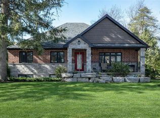 389 Clarendon Dr, Hamilton, ON L9G 2Z1