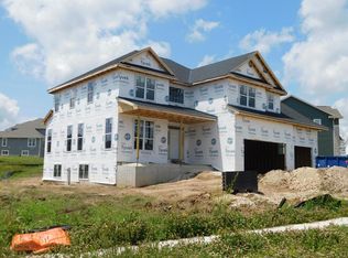 711 Kohlwey Dr, Grafton, WI 53024