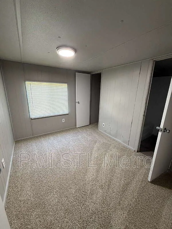 2 bed, 1.0 bath, $995 — Photo 3