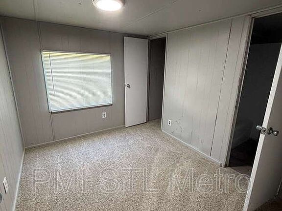 3rd image of 747 Cunningham Ave #4