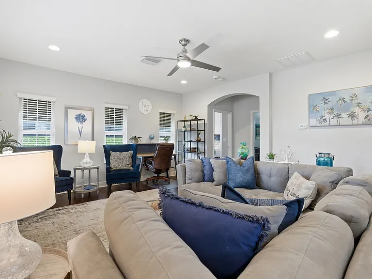 624 Winterside Dr — Photo 4