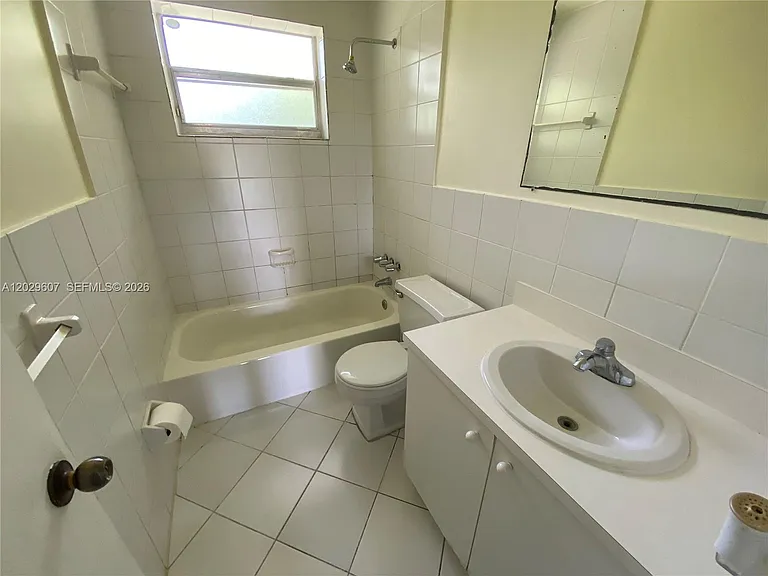 2400 NE 188th St #2404 — Photo 10