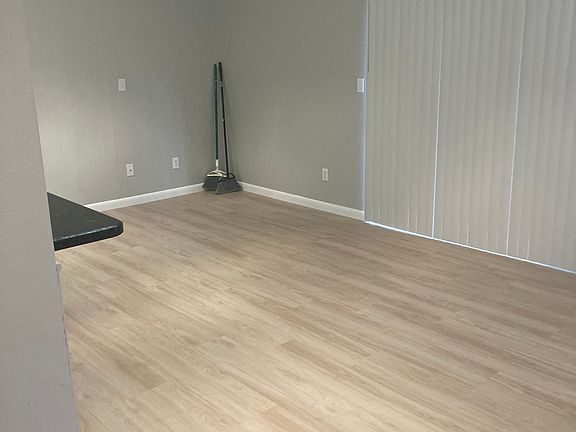 3rd image of 1505 Florida Ave