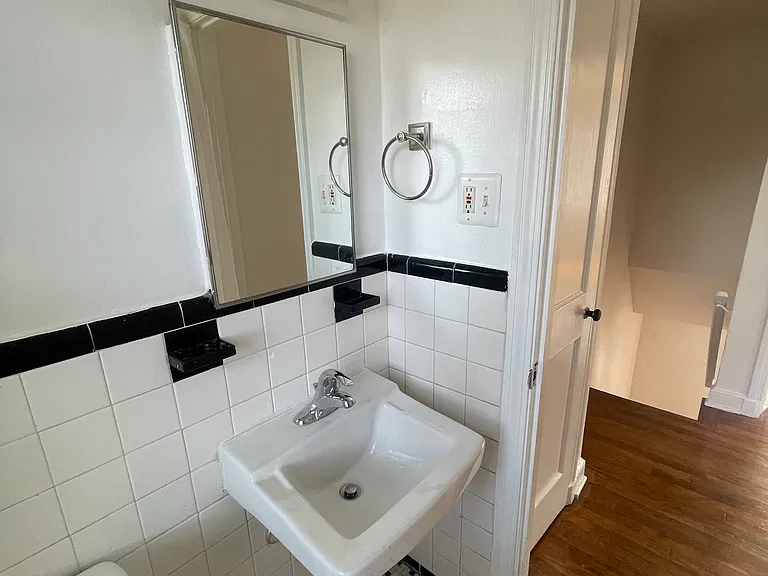 2210 Huntington Ave — Photo 10