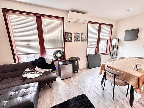 4th image of 3618 30th Ave APT 2