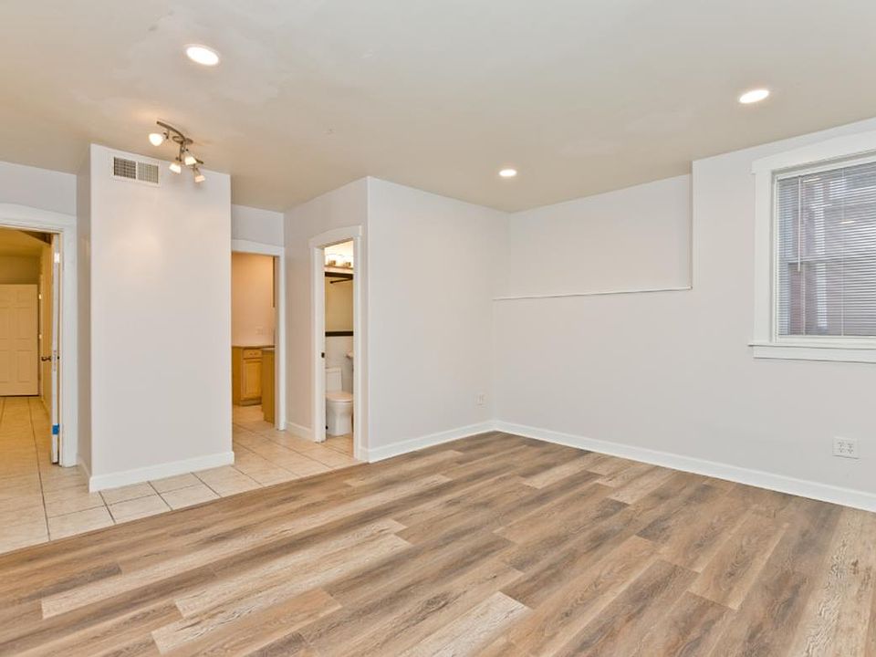 1st image of 1751 W North Shore Ave #G
