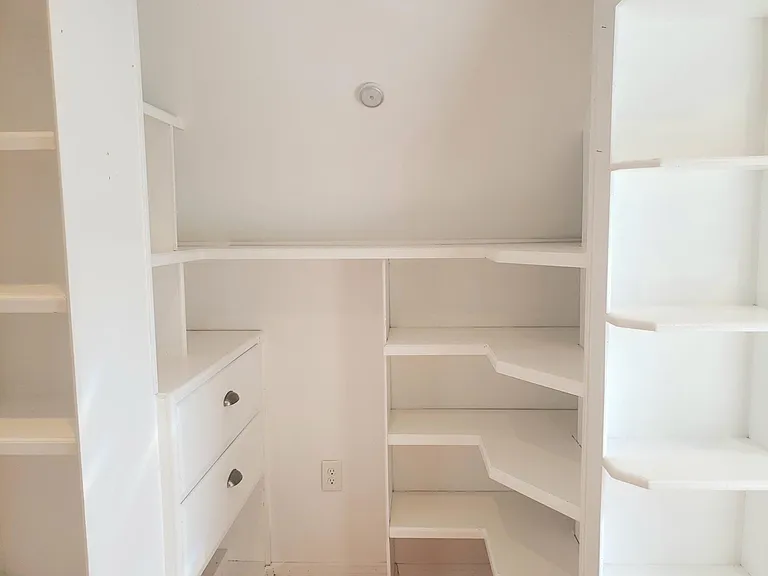 130 Grant Ave — Photo 18