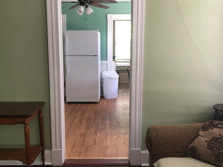 323 Valley St — Photo 11