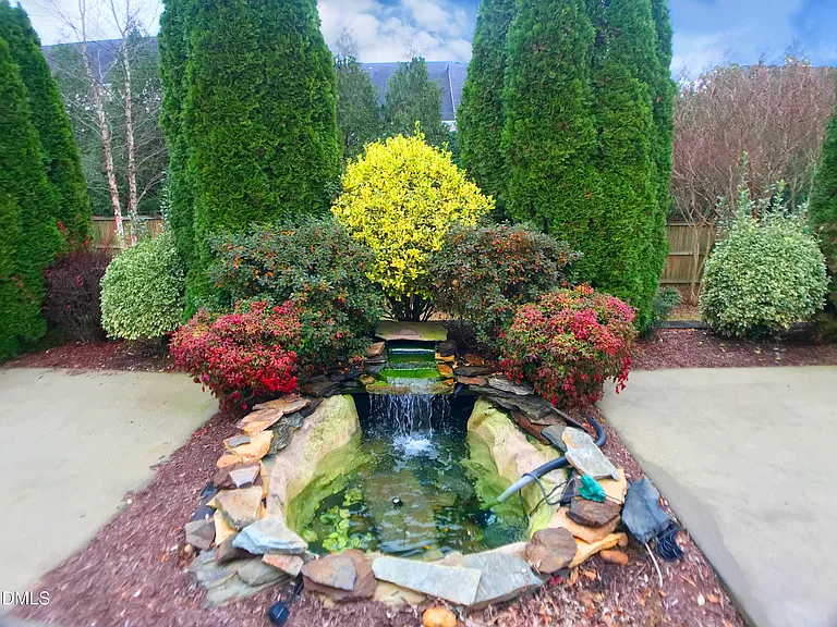 516 Arbor Crest Rd — Photo 2