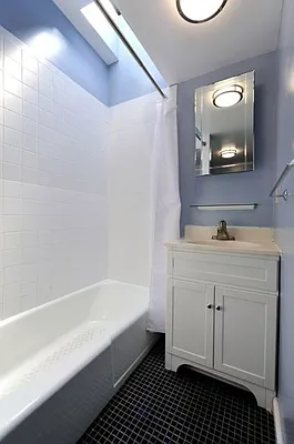 Rented by Eisenberg Exclusives | media 49