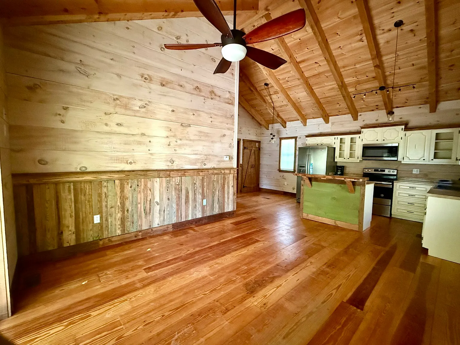 3116 Alenes Dr, Unit Cabin — Photo 4