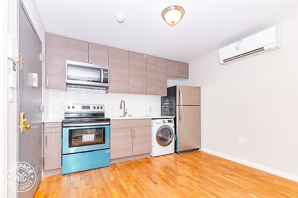 Rented by MySpaceNYC | media 22