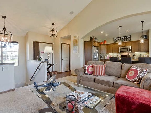 3rd image of 2706 N Woodridge St