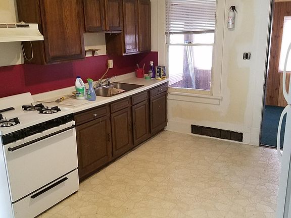 3rd image of 1610 Kane St #1608-1612