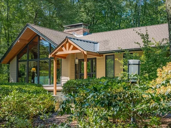 26 Dennis Cir, Northborough, MA 01532