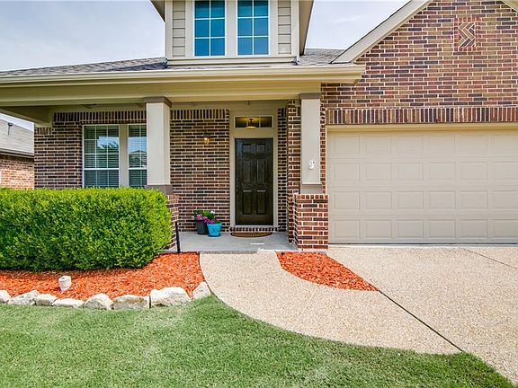 2nd image of 304 Highland Park Ln