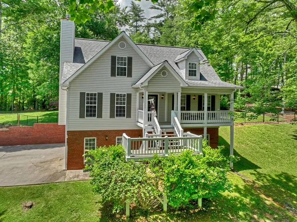 94 Old Place Rd, Blue Ridge, GA 30513