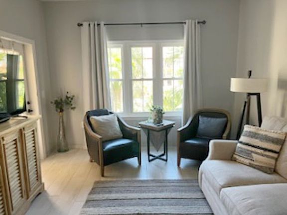 4th image of 100 4th Ave S APT 307