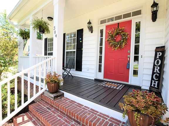 2nd image of 384 Bloomsbury Cir