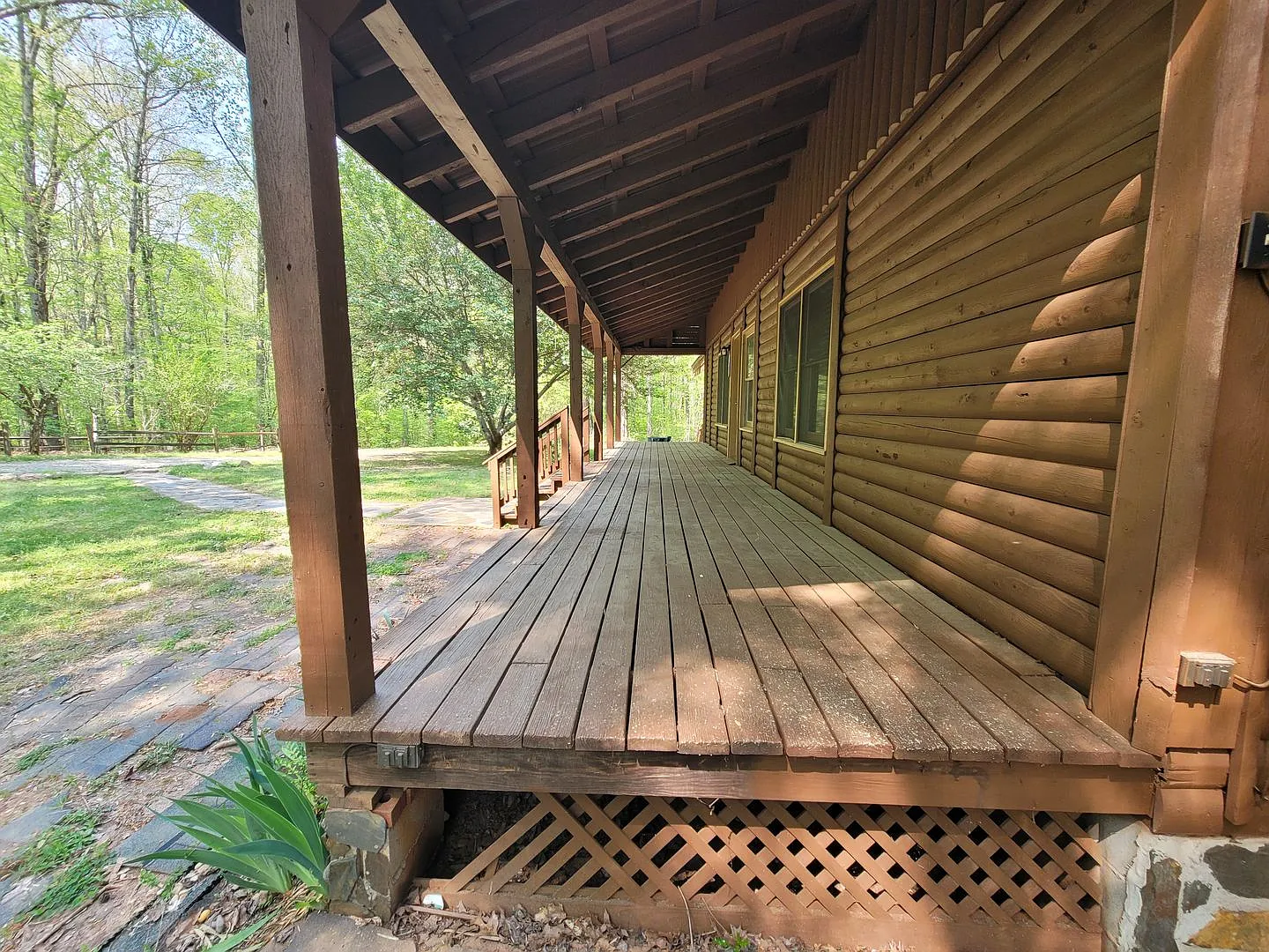 4BD 2BA Home, Cabin in the woods — Photo 4