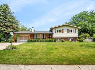 640 Kohley Rd, Lisle, IL 60532