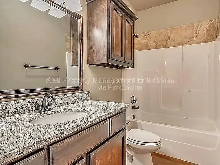 1846 Cypress Ln — Photo 5