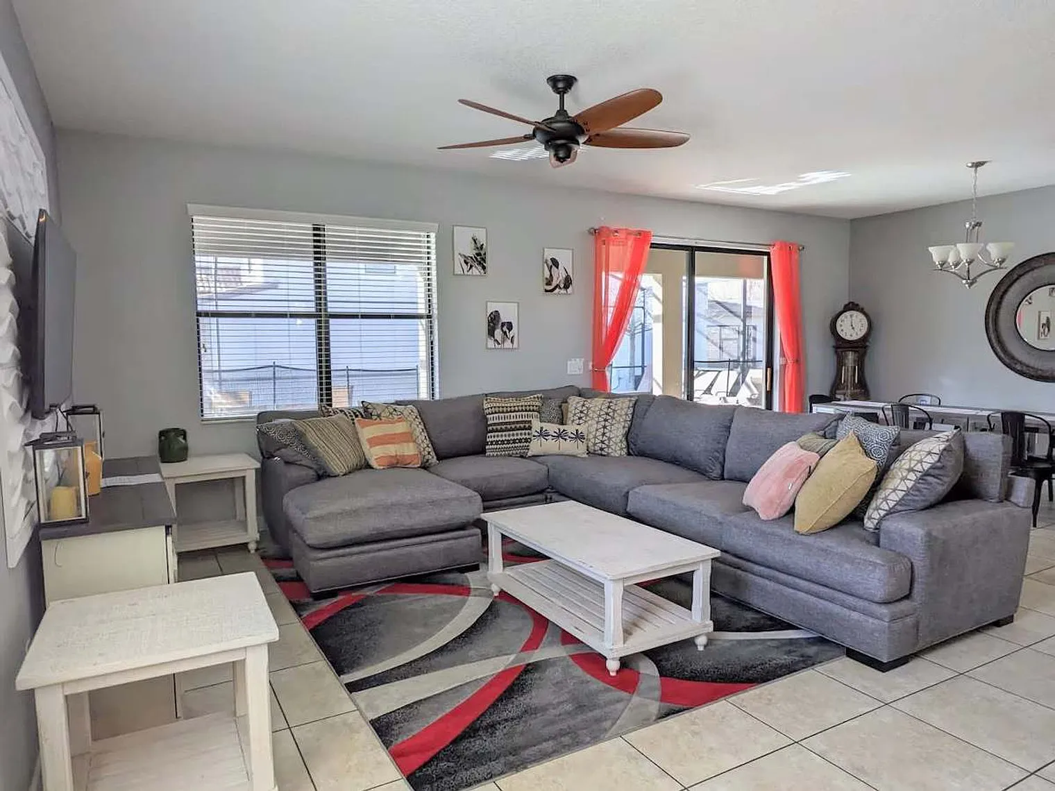 9 bed, 5.0 bath, 3907 sqft, $9,399 — Photo 2