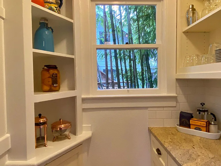4534 N Kerby Ave — Photo 8