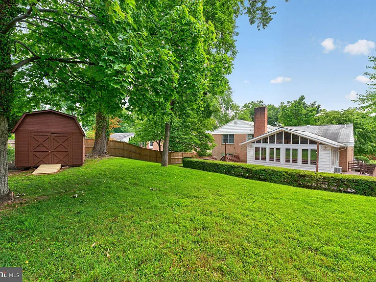 6035 Chatsworth Ln — Photo 38