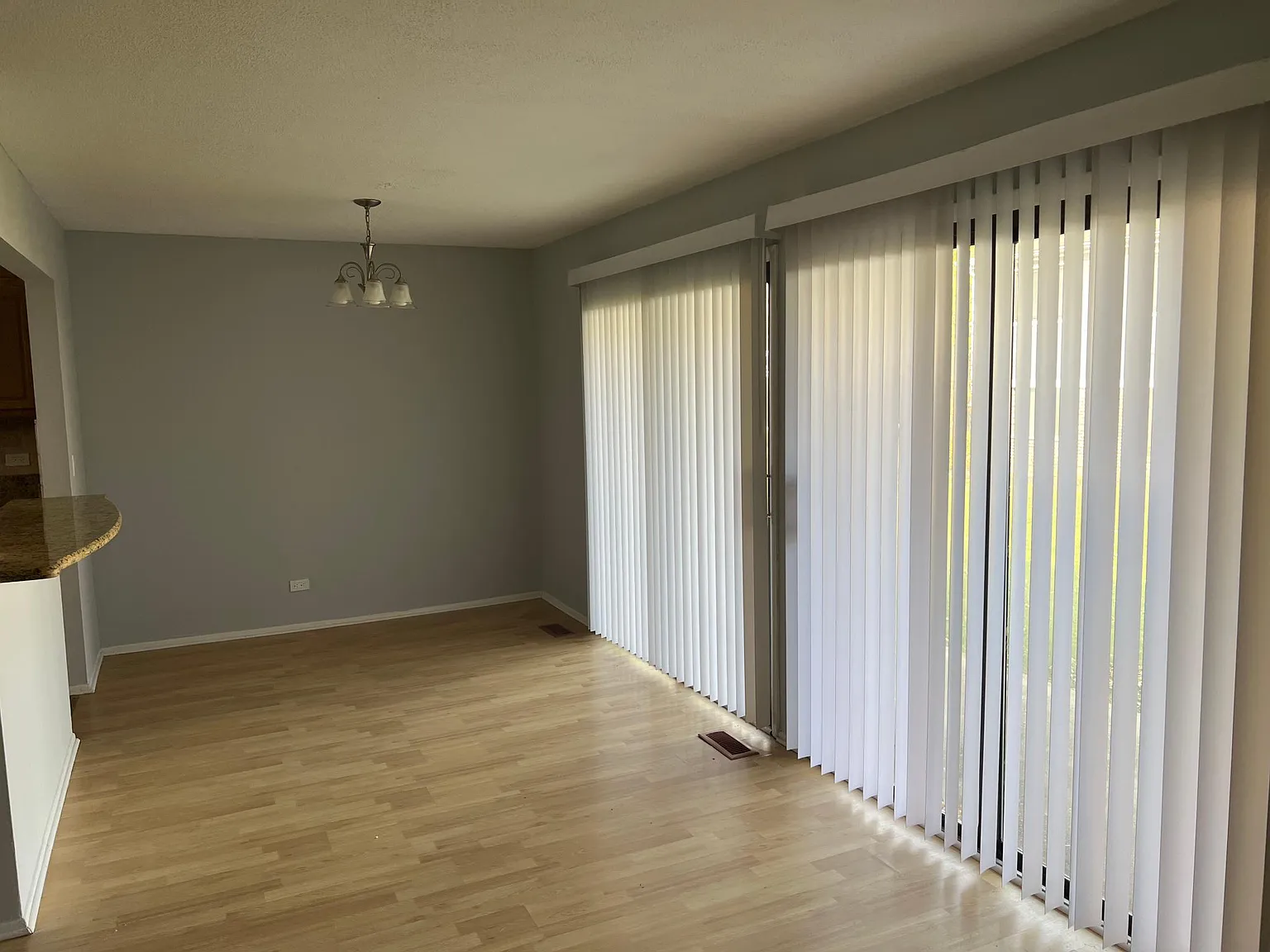 321 Maplewood Ct — Photo 4