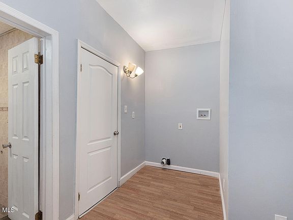 5th image of 11 Jackson Place