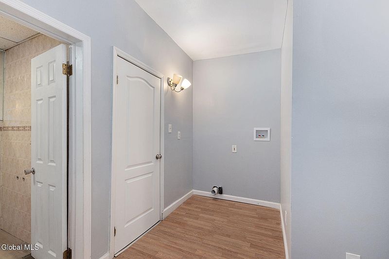 5th image of 11 Jackson Place