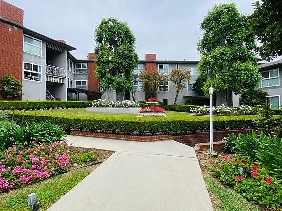 5th image of 1690 Amberwood Dr APT D