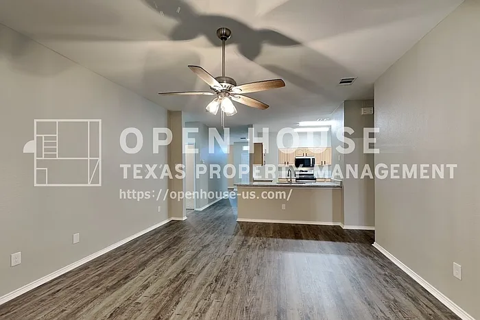 1317 Eagle Wing Ln — Photo 6