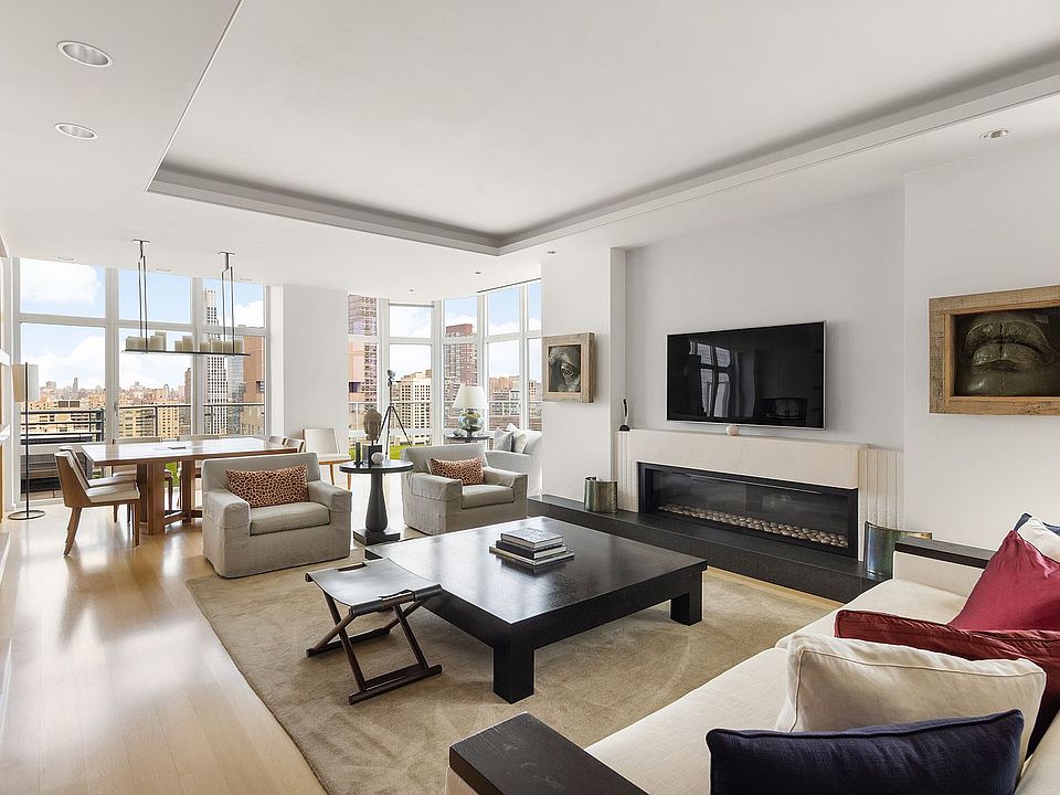 1st image of 555 W 59th St Penthouse C