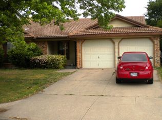 2804 Meadow Ridge Dr, Fort Worth, TX 76133