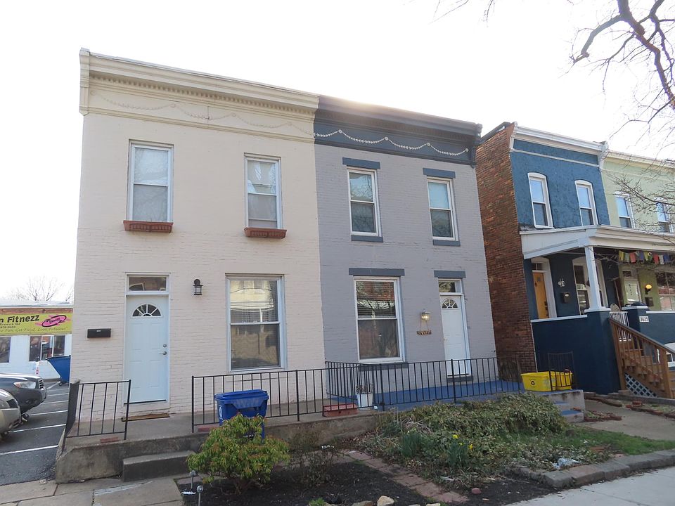 First floor private entrance