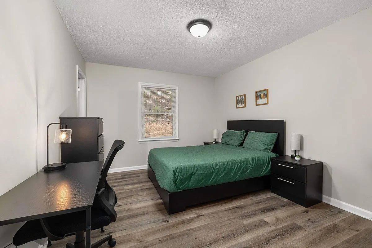 Building Photo - Longleaf Dr