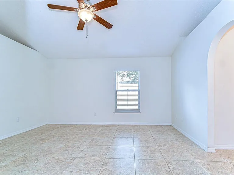 18303 Elmhurst Ln — Photo 21