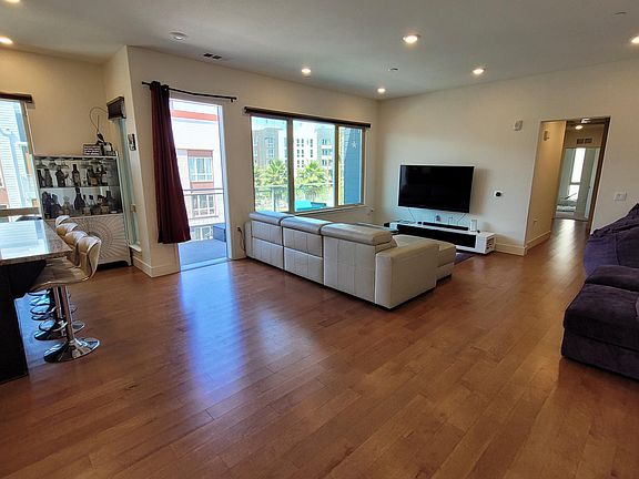 4th image of 1690 Delano St Unit 30