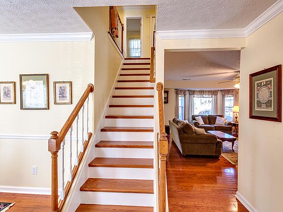 5th image of 2827 Fawnridge Ln