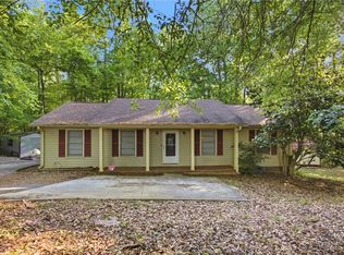 858 Robinhood Dr, Walhalla, SC 29691