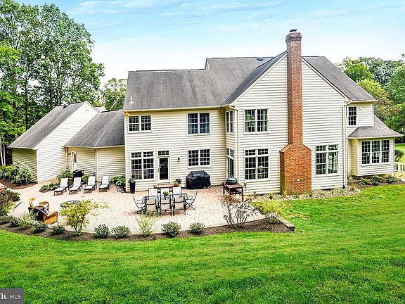 2nd image of 1208 Penderbrooke Ct