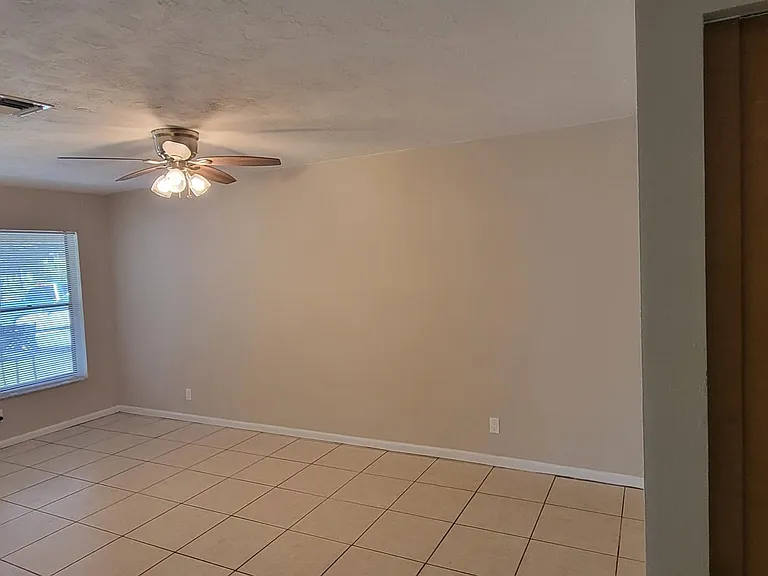 7104 NW 80th Ave — Photo 9
