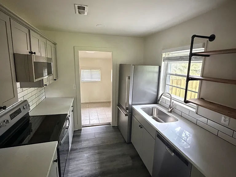 1227 Concord Ave — Photo 8