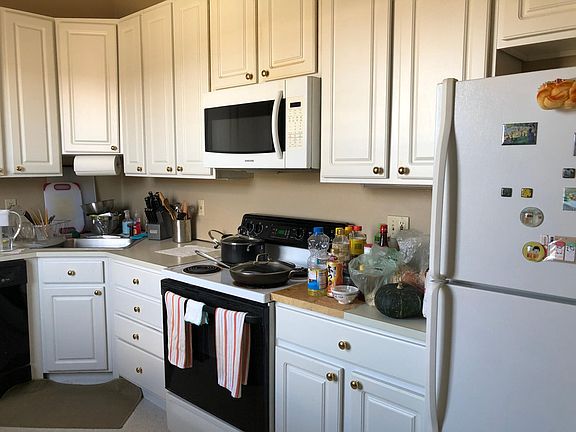 2nd image of 209 Angell St Unit 3